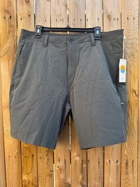 Vuori Men's aim Performance Shorts  NWT